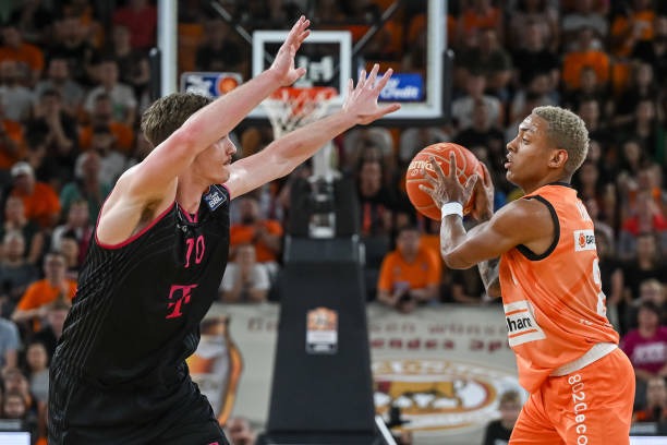 詹姆斯补篮 詹姆斯补篮