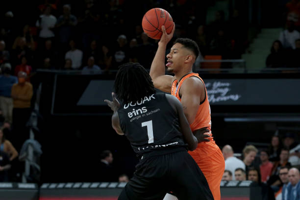 早期获得稳 早期获得稳